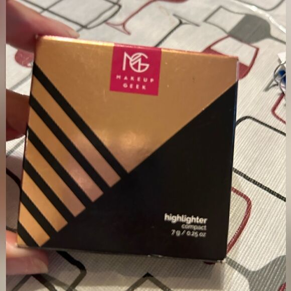 NWT/NIB NG Highlighter Compact - Picture 2 of 9